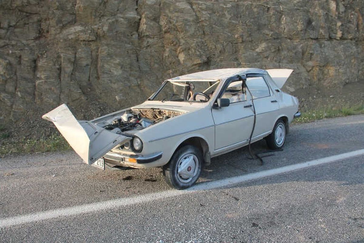 Elazığ\'da Trafik Kazası: 2 Yaralı