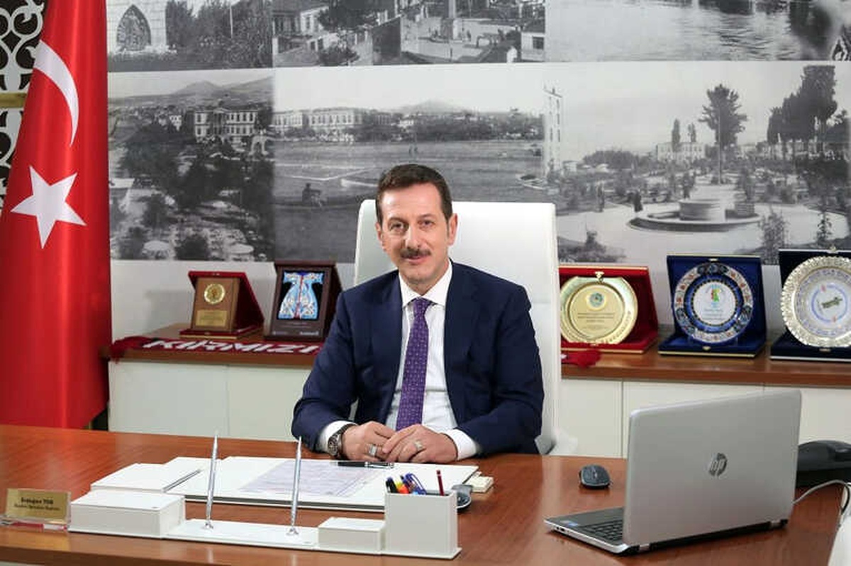 Erdoğan Tok, AK Parti\'nin Tarihi Manifestosunu Değerlendirdi