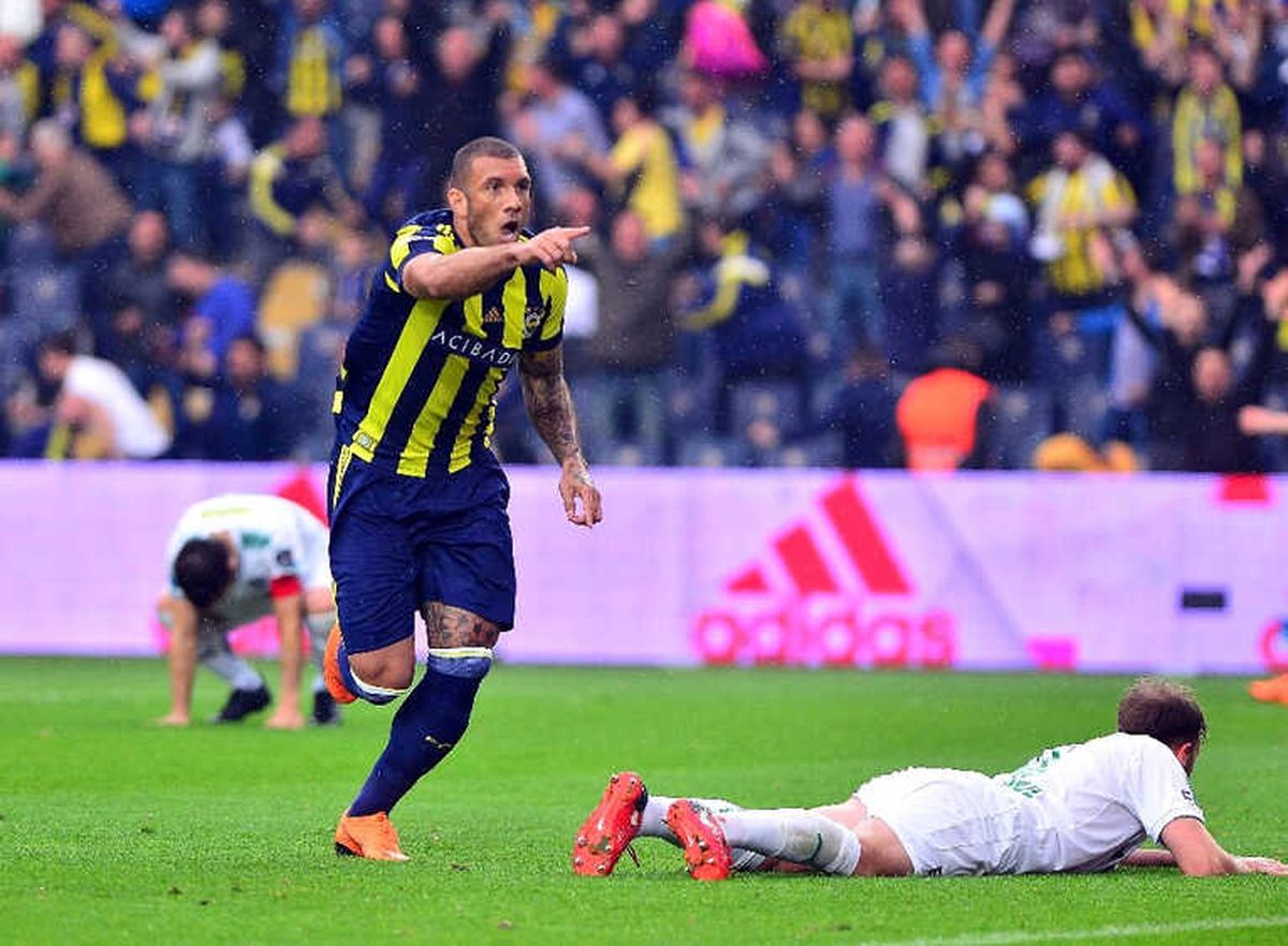 Fenerbahçe Fernandao ile Güldü