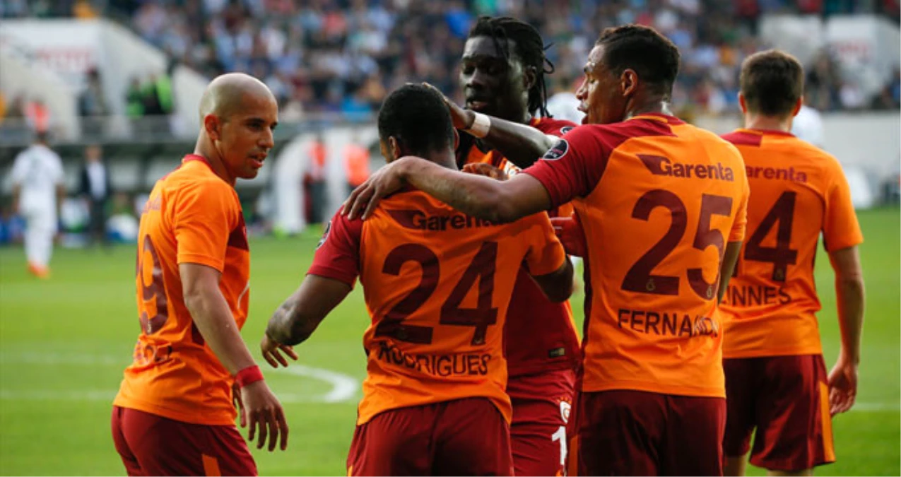 Galatasaray\'da Feghouli Cezalı Duruma Düştü