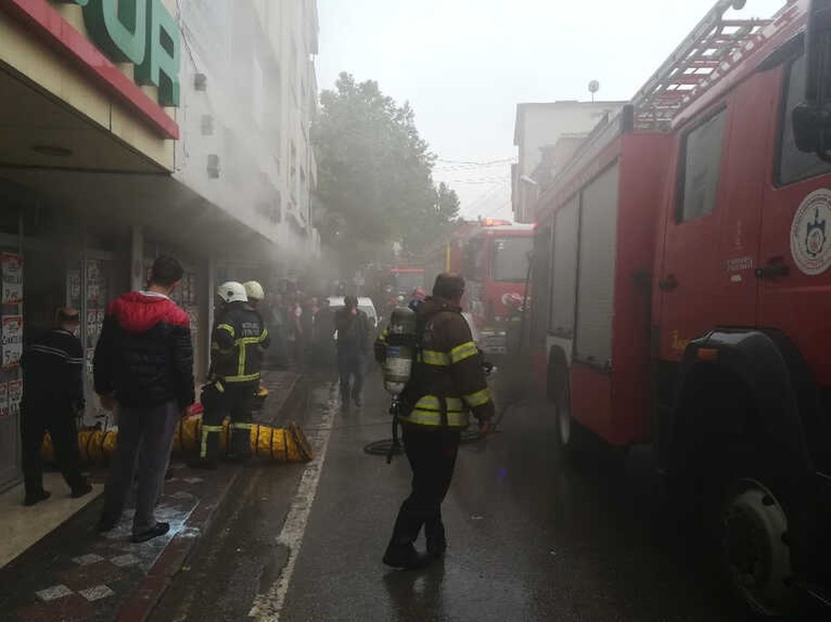 Gebze\'de Markette Çıkan Yangın Korkuttu