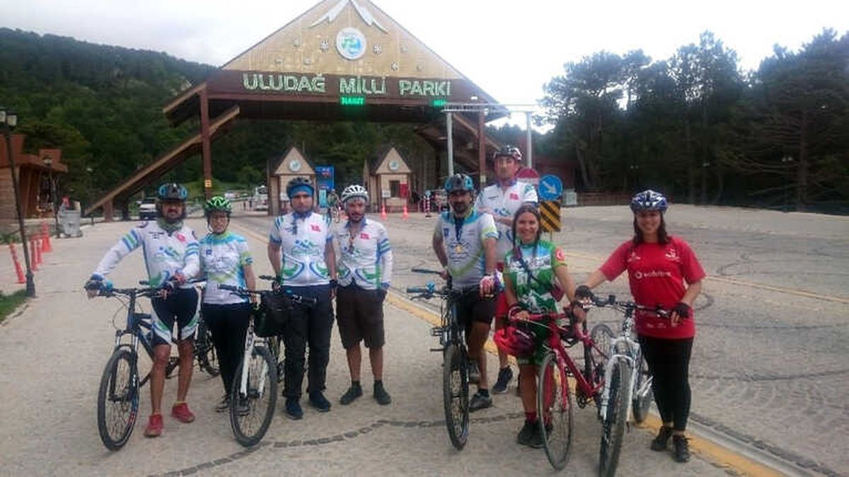 Görmeden Uludağ\'a Pedalladılar