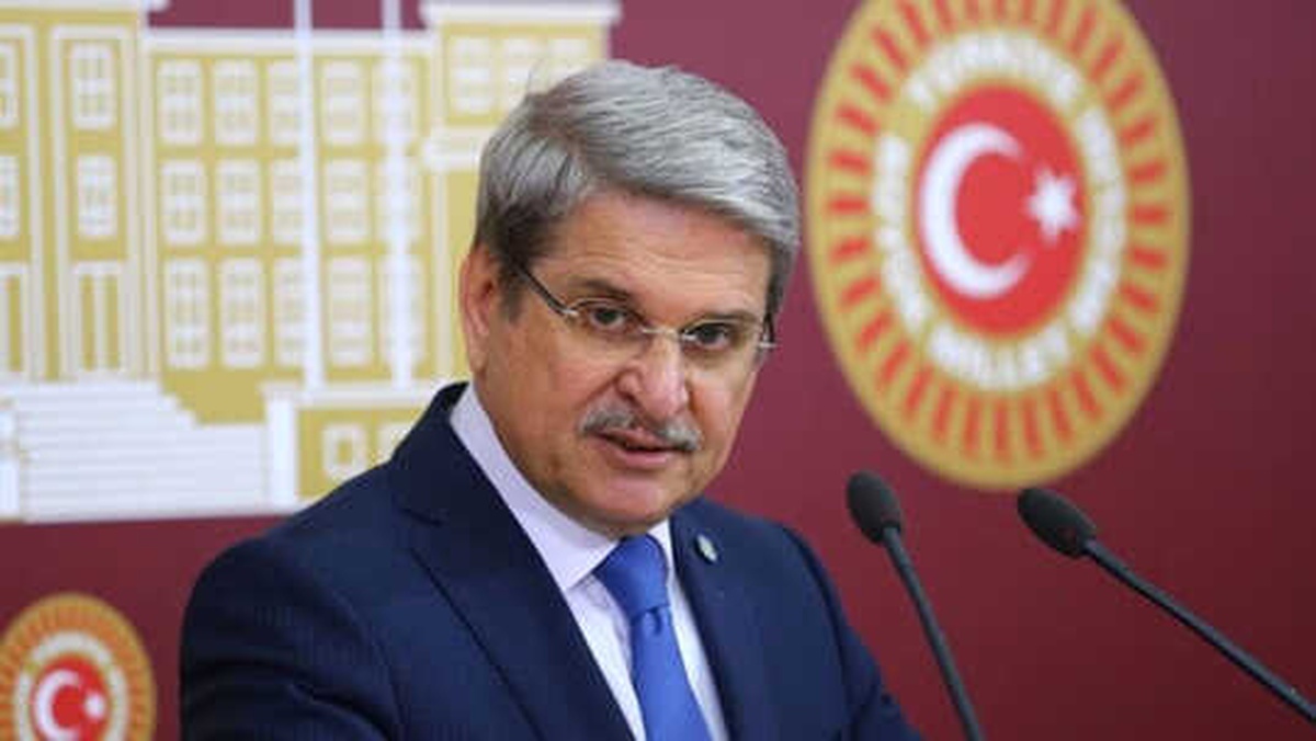 İstanbul\'da İyi Parti Standına Bıçaklı Saldırı