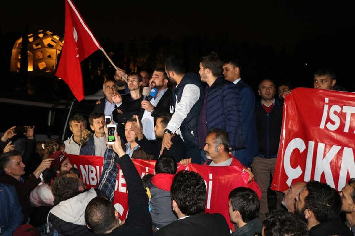 İstanbul\'da Servis Minibüsçülerinden Plaka Tahdid Eylemi