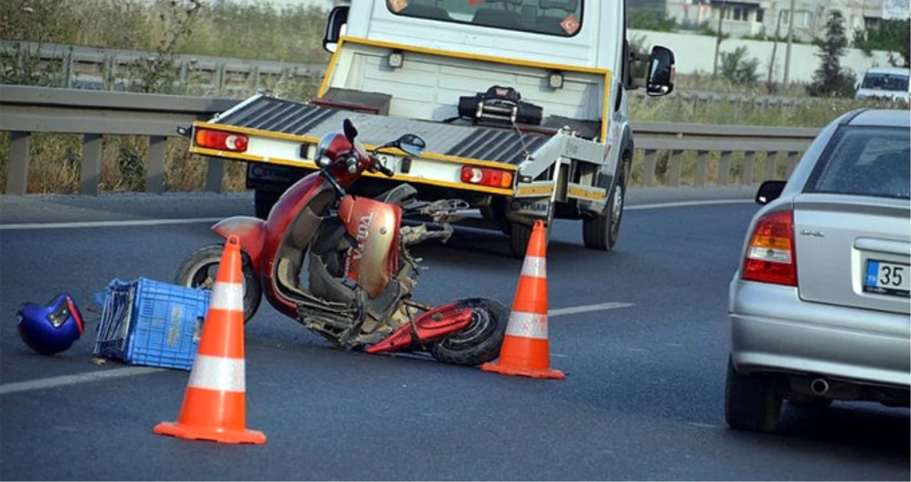 Otomobil, Elektrikli Bisikletle Çarpıştı! Feci Kazada Baba Öldü, Oğlu Yaralandı