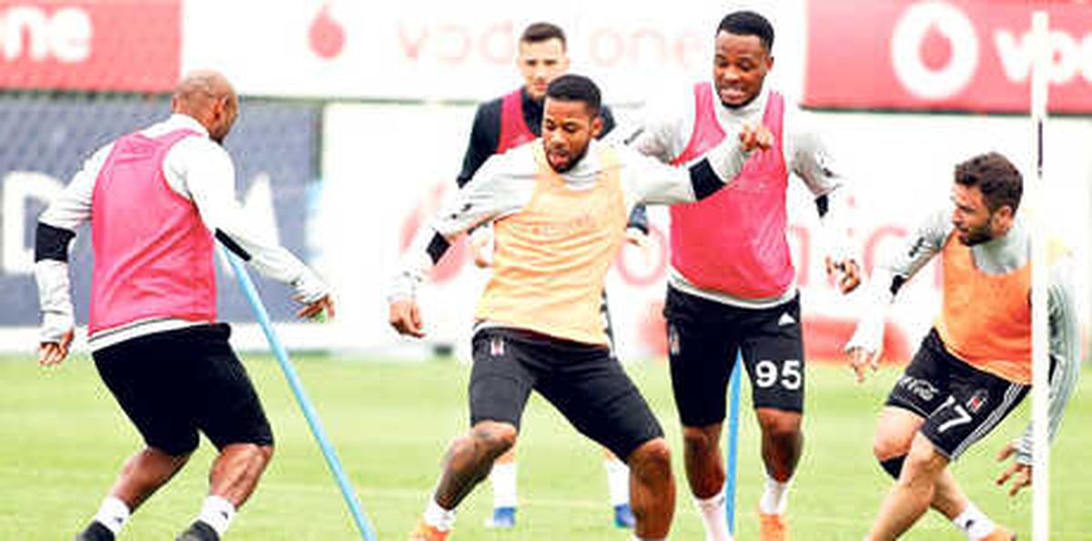 Kartal Fırsat Arıyor