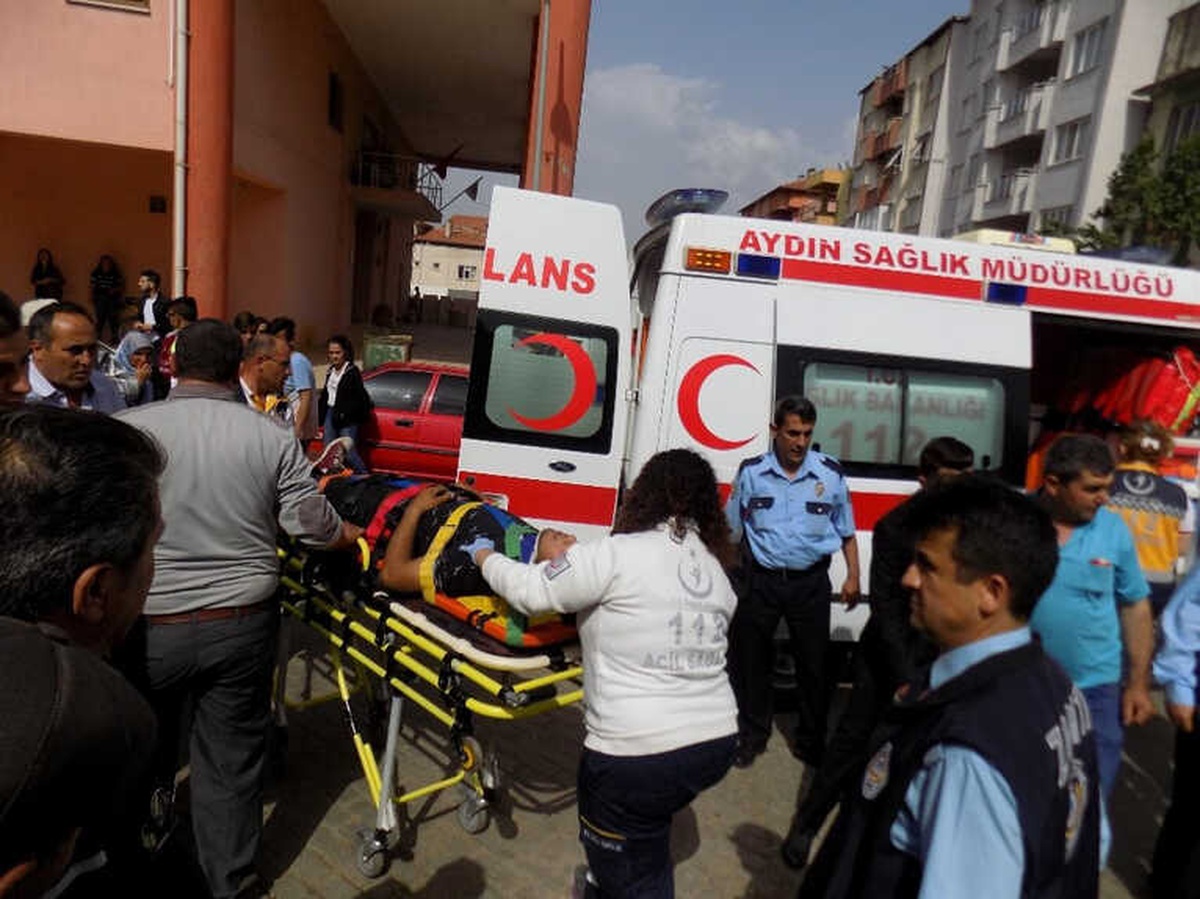 Motosikletli Gencin Hayatını Yaya Kurtardı