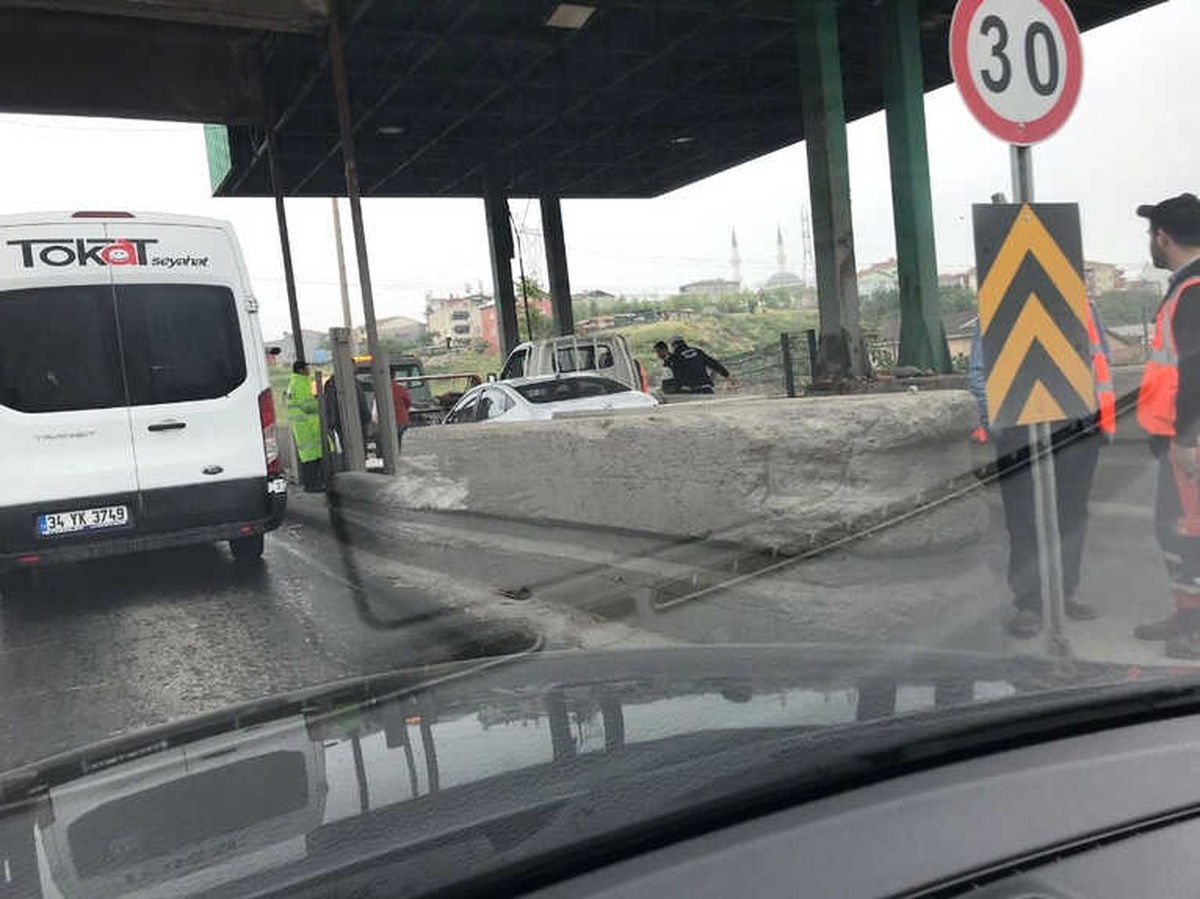 Bir Yıl Sonra Aynı Gişeye İki İnatçı Sürücü Sıkıştı