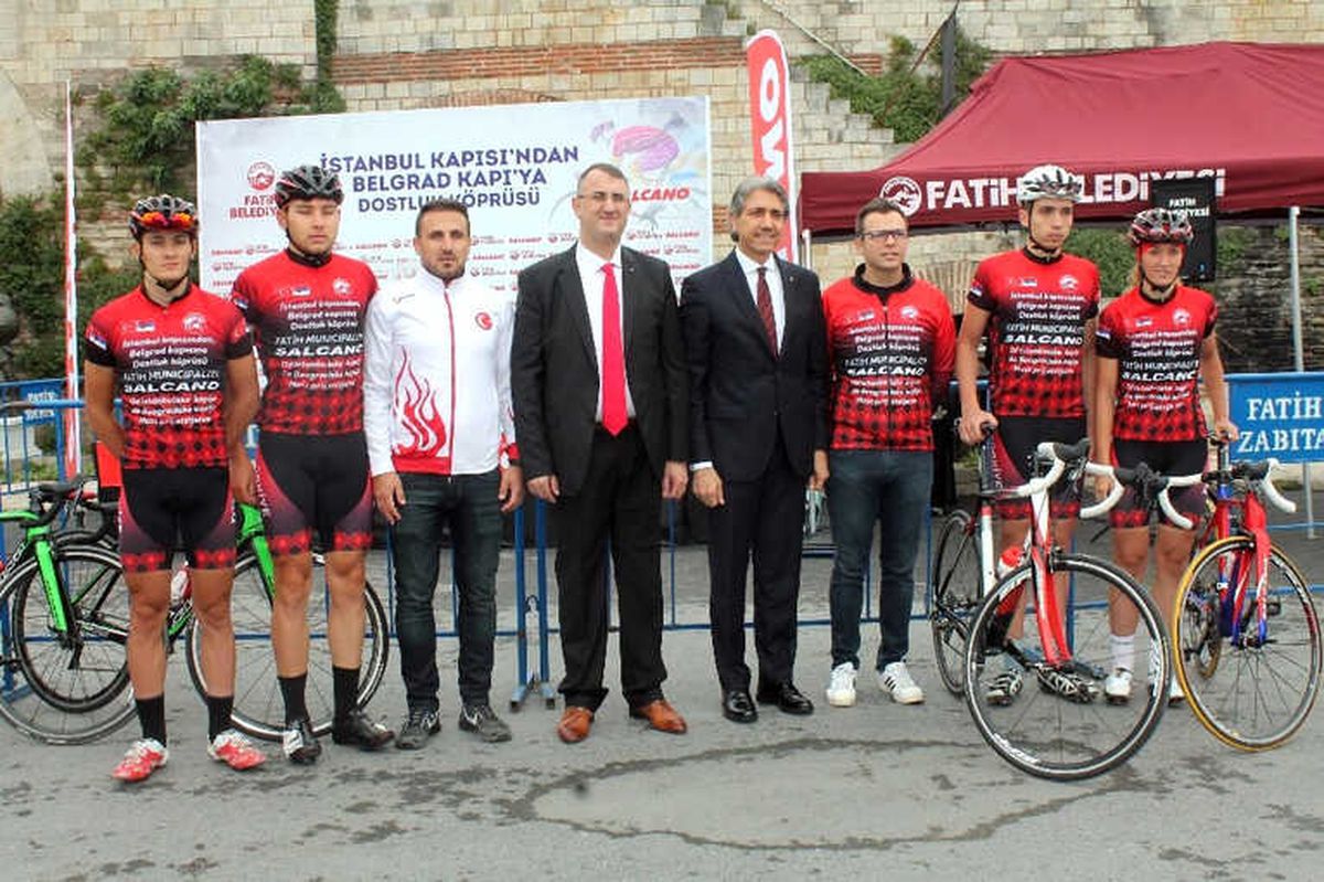 Sırbistan\'dan Türkiye\'ye "Dostluk" İçin Pedal Çevirdiler