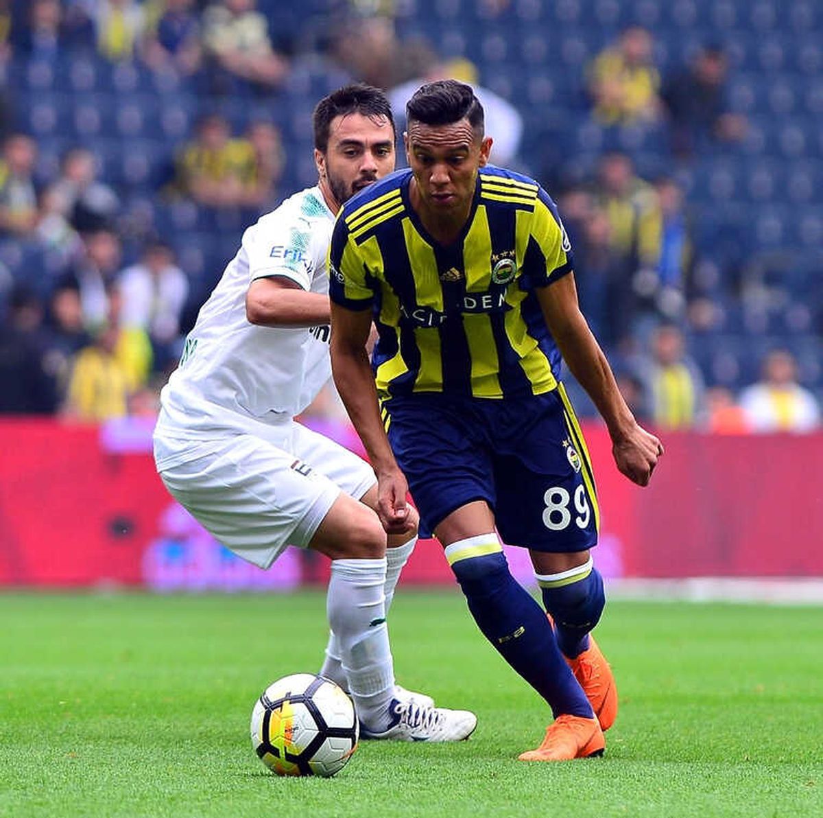 Souza Fenerbahçe\'yi Sırtlıyor
