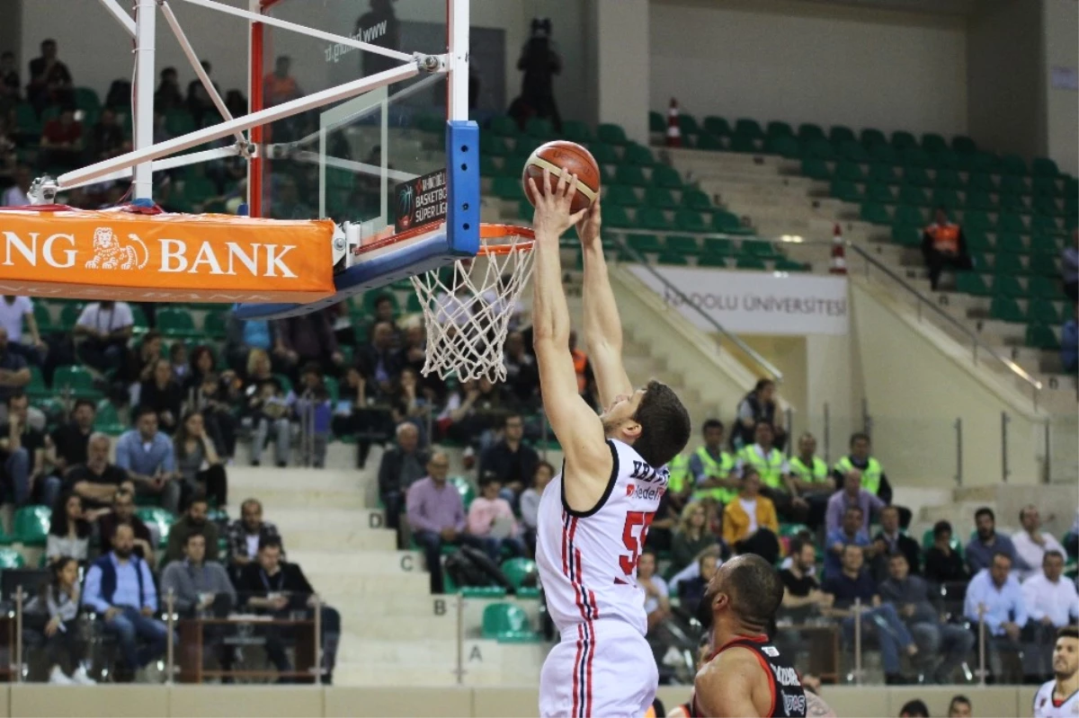 Tahincioğlu Basketbol Süper Ligi: Eskişehir Basket: 85 - Muratbey Uşak Sportif: 84