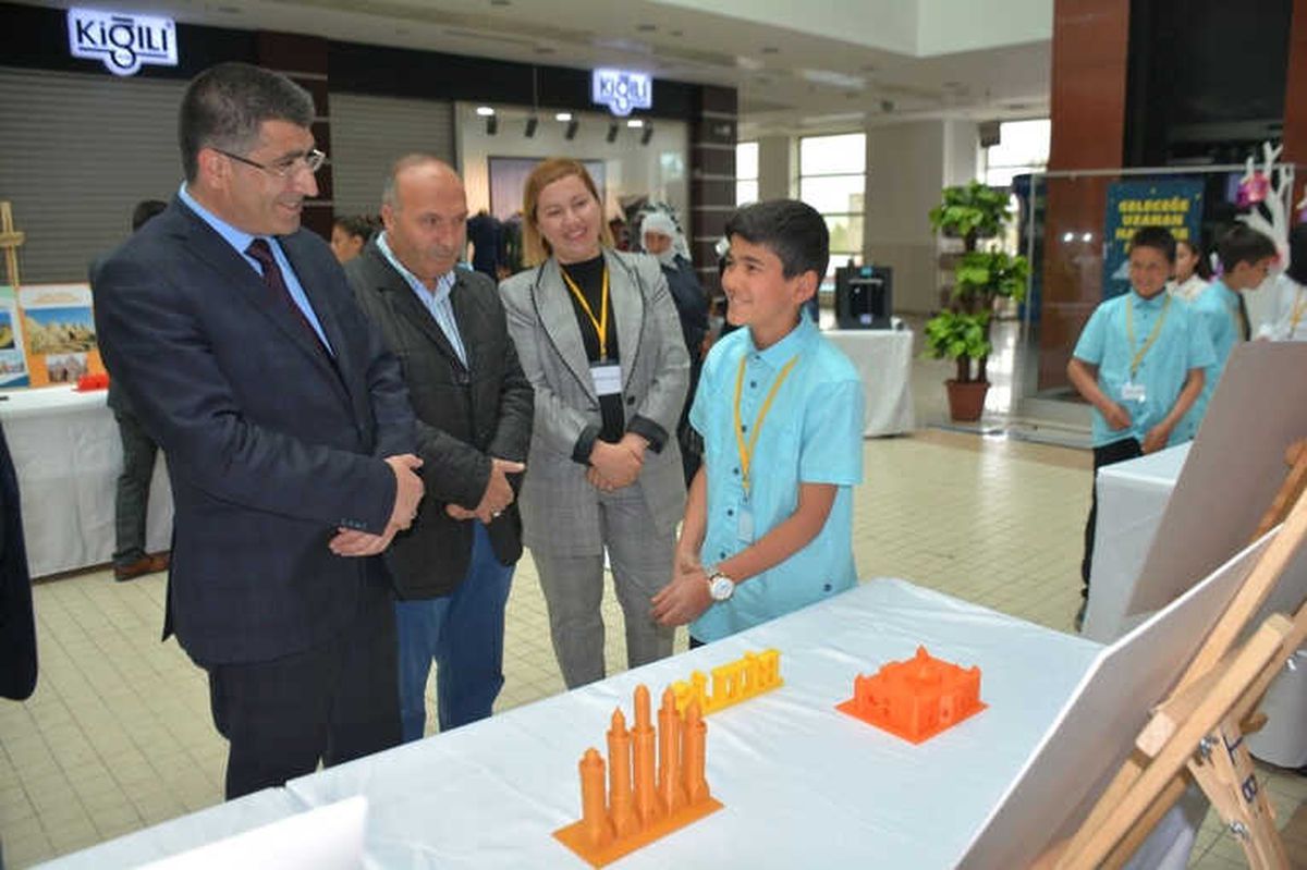 Tatvan\'da "Üç Boyutlu Teknoloji ve Tasarım" Sergisi Açıldı