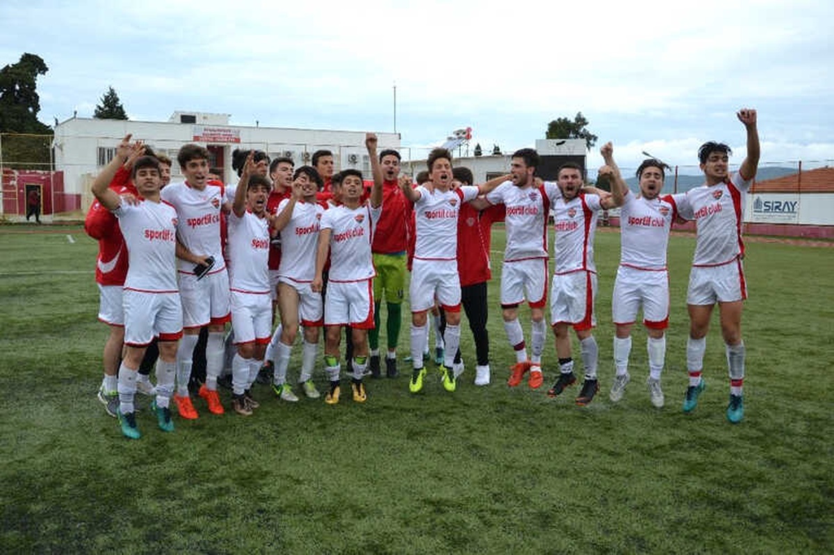 Türkiye U-19 Şampiyonasında Eskişehir Sağlıkspor Şampiyon Oldu