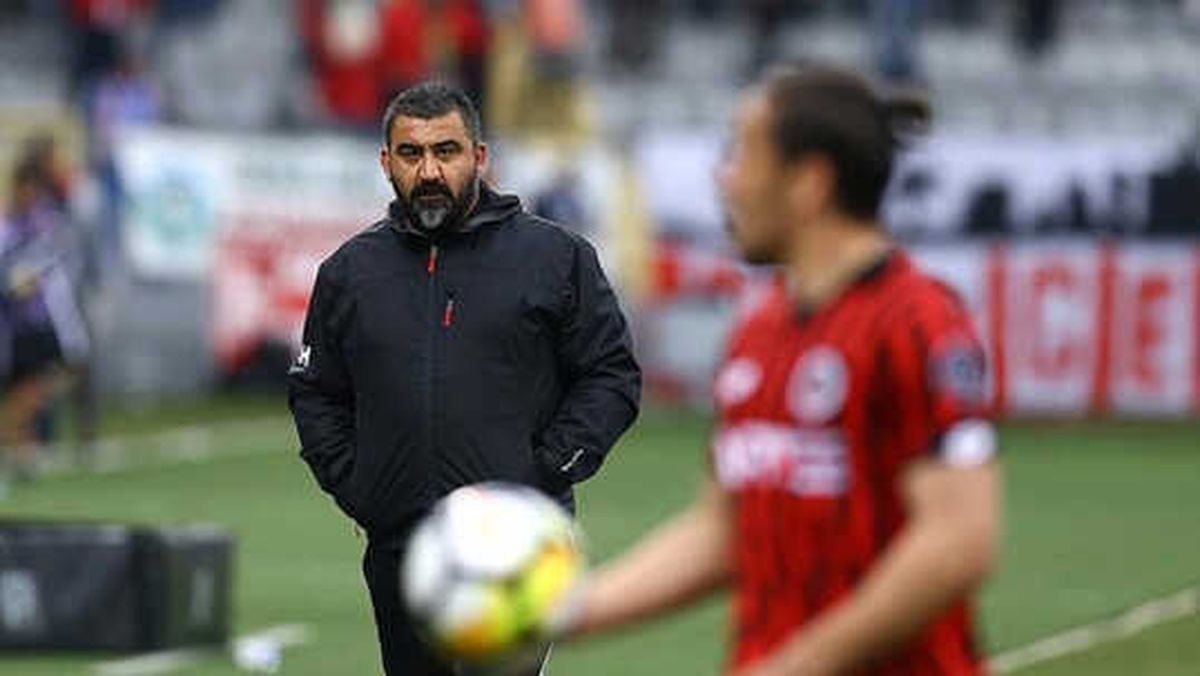 Ümit Özat İstifa Etti