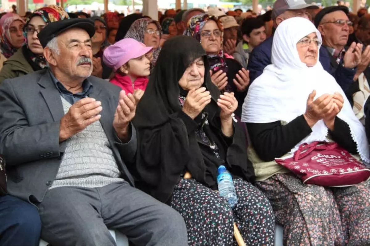 Yunus Emre Kabri Başında Anıldı