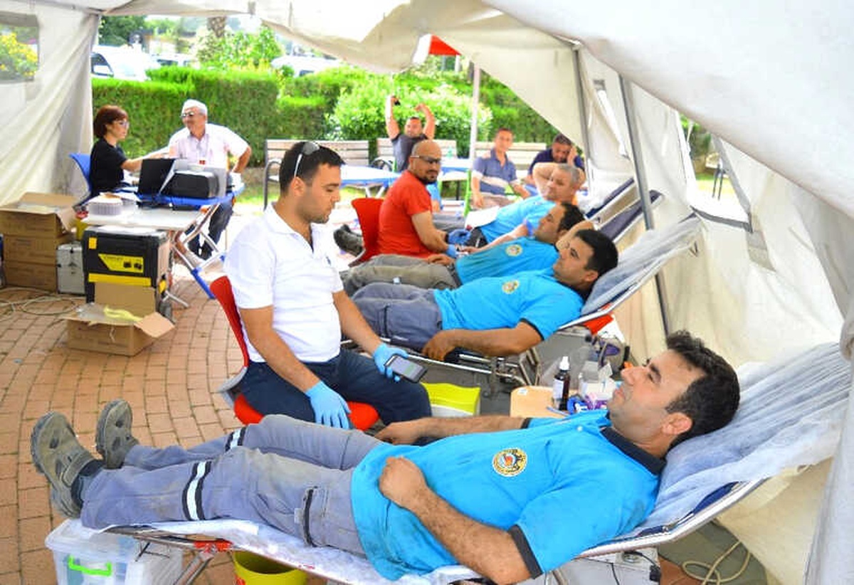Alanya Belediyesi\'nden Kızılay\'a Kan Bağışı