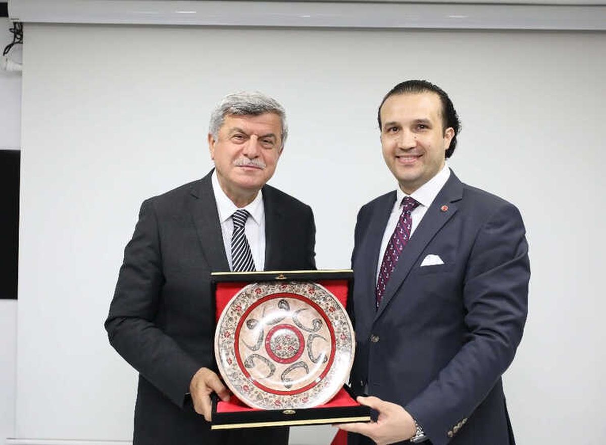 Başkan Karaosmanoğlu\'ndan Deniz Ticaret Odası Kocaeli Şubesi\'ne Ziyaret