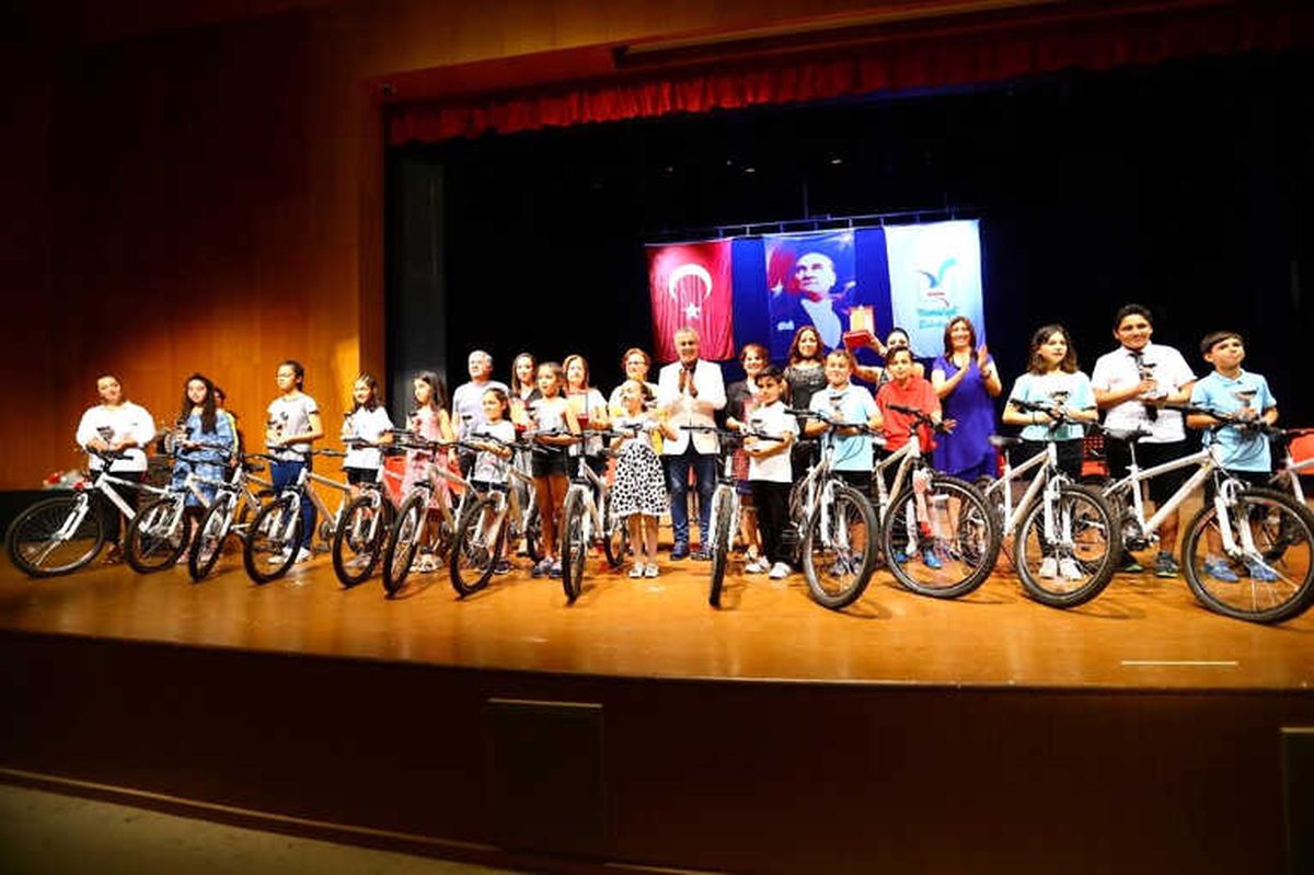 Başkan Sözen\'den Öğrencilere Ödül
