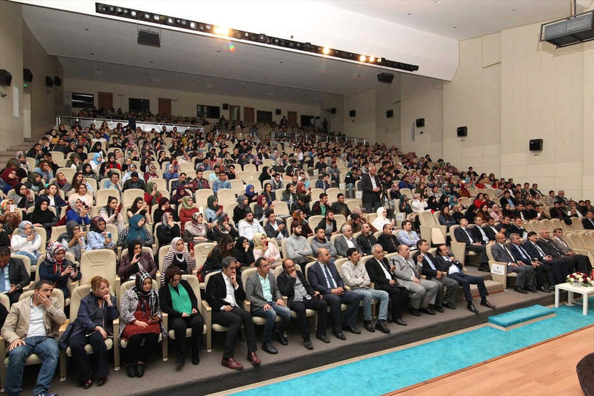 Beü\'de Söyleşi Programı Düzenlendi