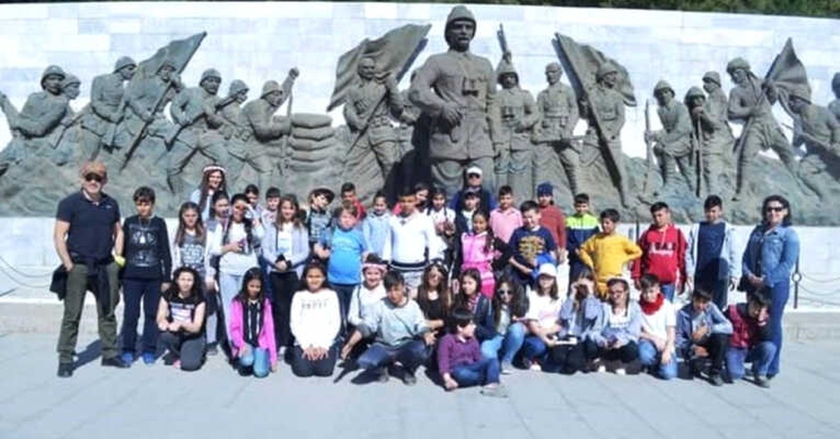 Gömeç Belediyesi\'nden Öğrencilere Çanakkale Gezisi