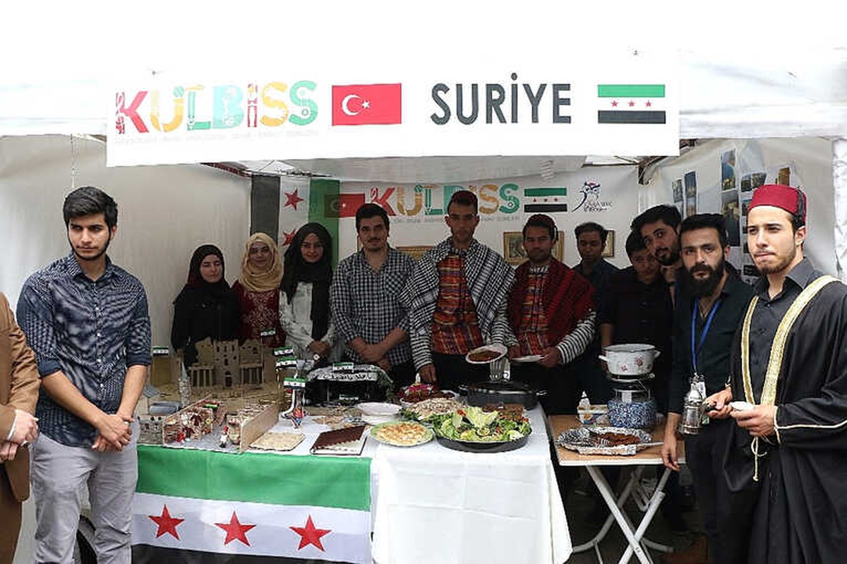 Kbü\'de 55 Farklı Ülkenin Öğrencileri Kendi Kültürlerini Tanıttı