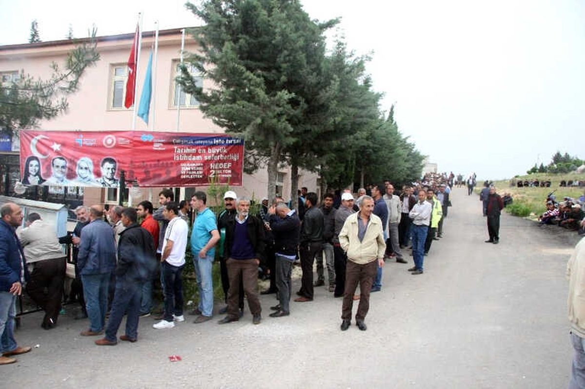 Kilis\'te 6 Aylığına Alınacak Olan 3 Bin 250 Kişi İçin Binlerce Kişi Müracaat Etti