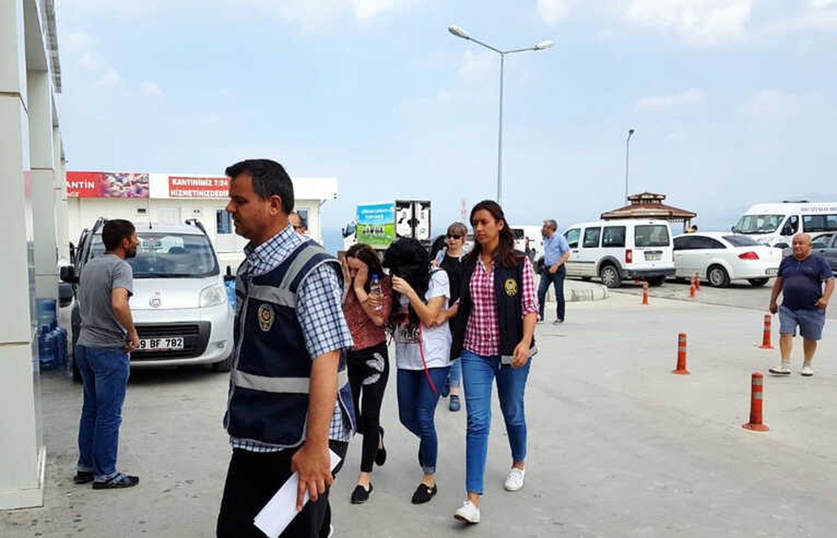 Kuşadası\'nda Fuhuş Operasyonu