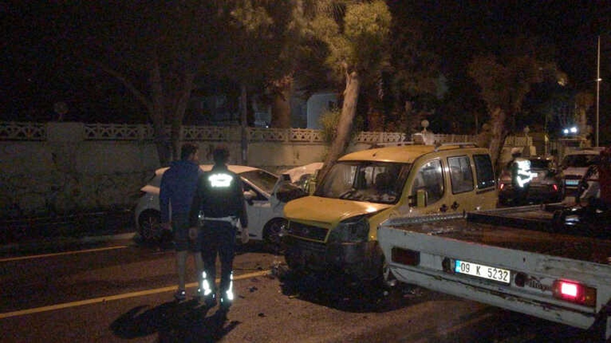 Kuşadası\'nda Trafik Kazası; 2 Yaralı