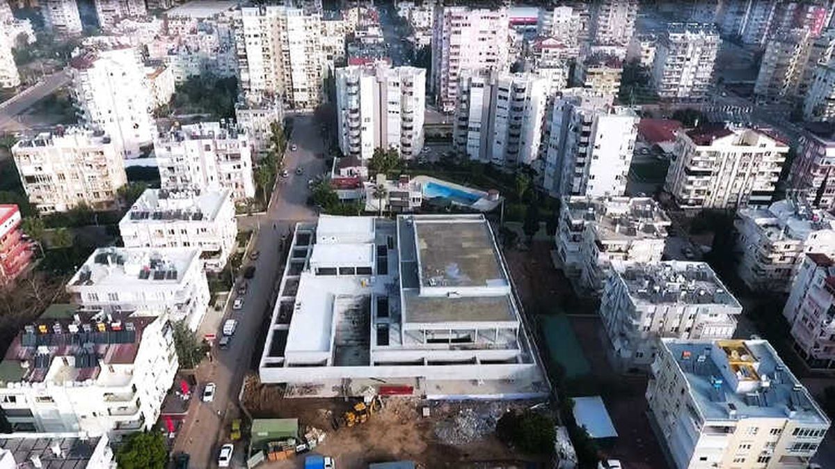 Muratpaşa Gösteri Merkezi İnşaatı Devam Ediyor