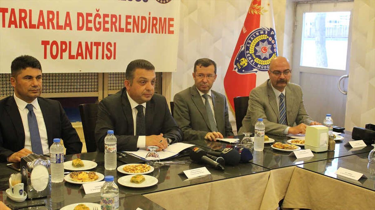 Siirt\'te Muhtarlar Toplantısı