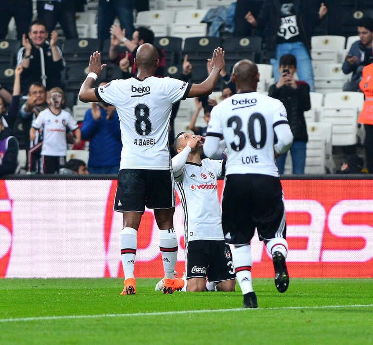 Spor Toto Süper Lig: Beşiktaş: 2 - Kayserispor: 0 (Maç Sonucu)
