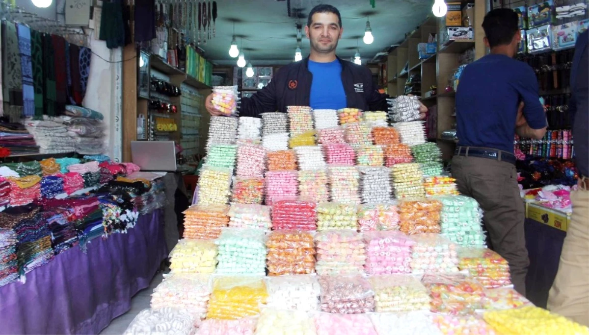 Türbeyi Ziyarete Gelenler Tonlarca Şeker Alıyor