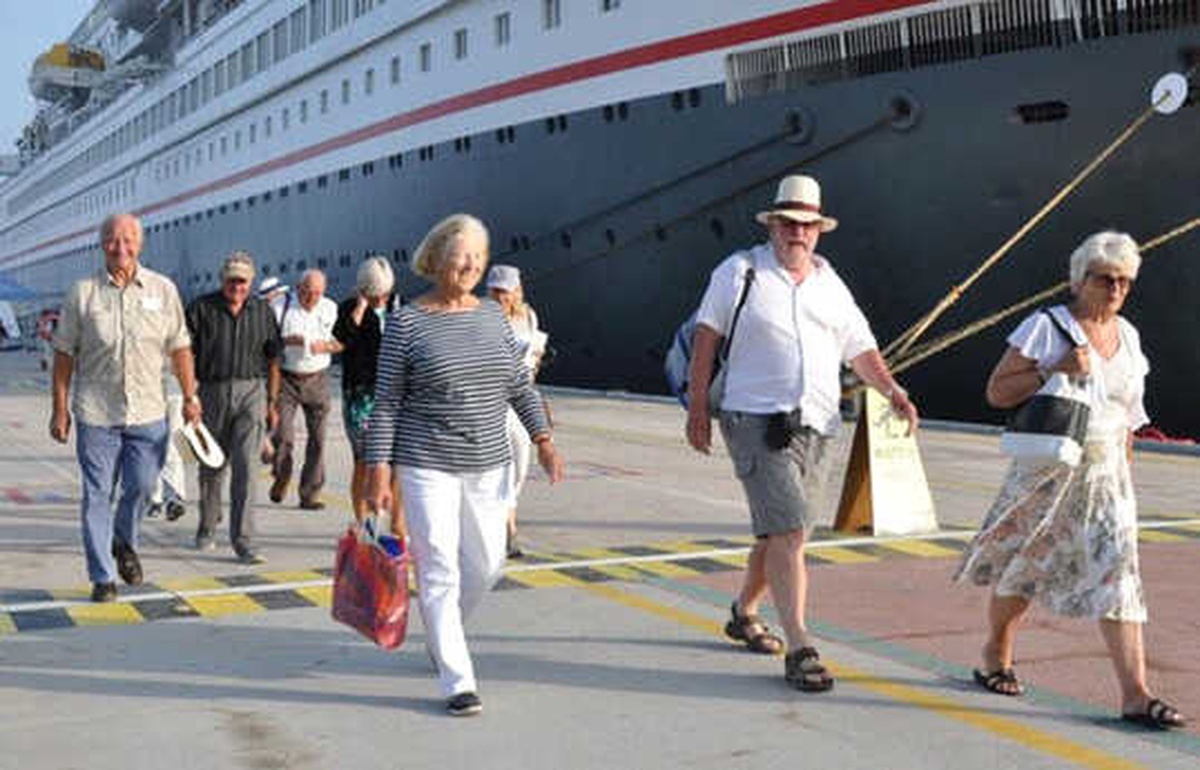 Türkiye\'ye 3 Milyon İngiliz Turist Gelmesini Bekliyoruz"