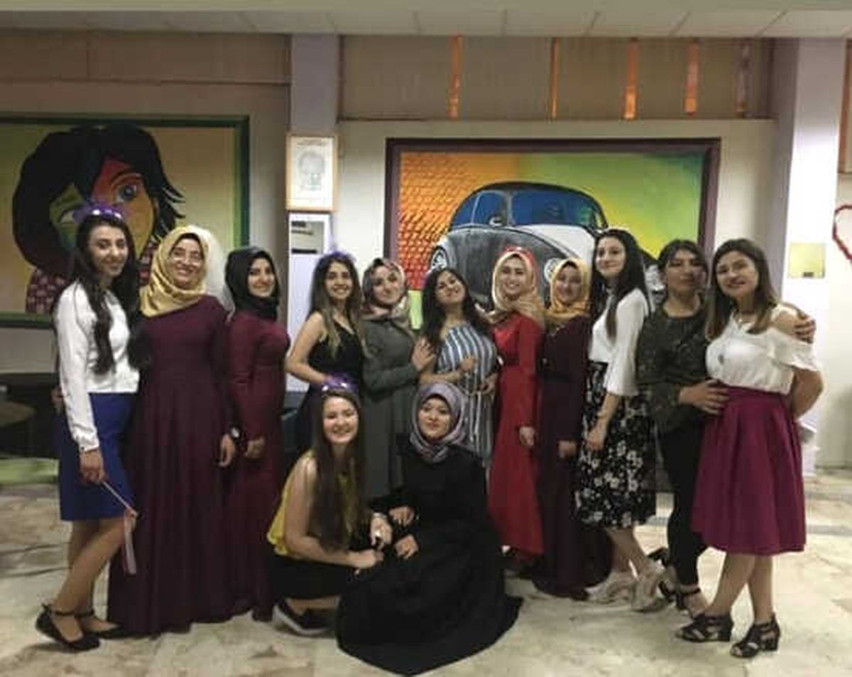 Üniversite Öğrencilerinden Kına Gecesi