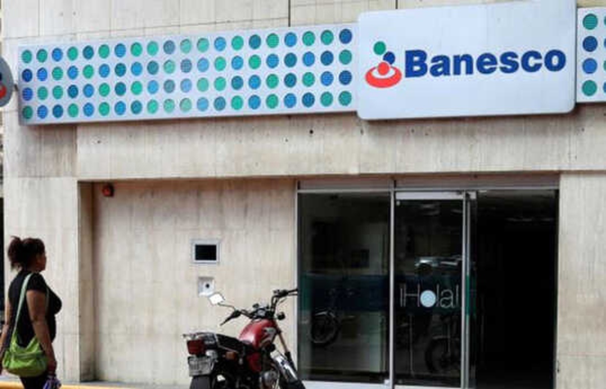 Venezuela\'da Ülkenin En Büyük Bankasına El Kondu