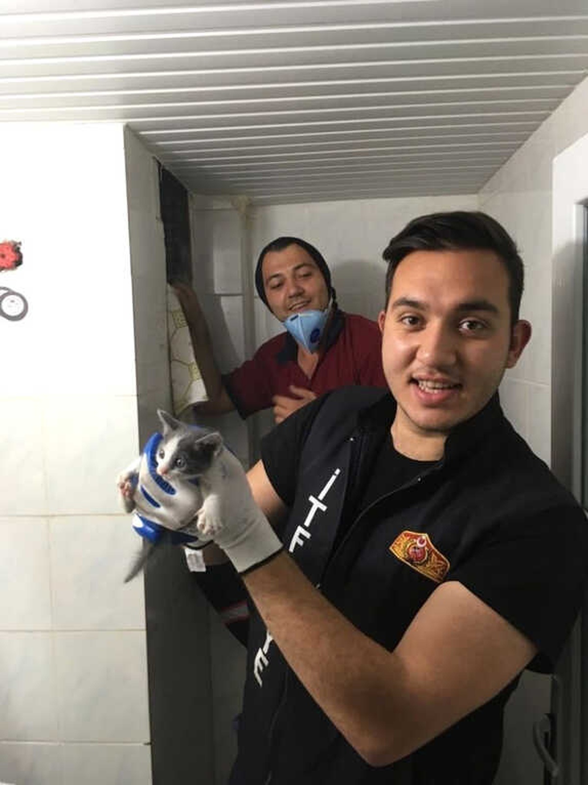 Yavru Kedi Havalandırma Boşluğunda Mahsur Kaldı