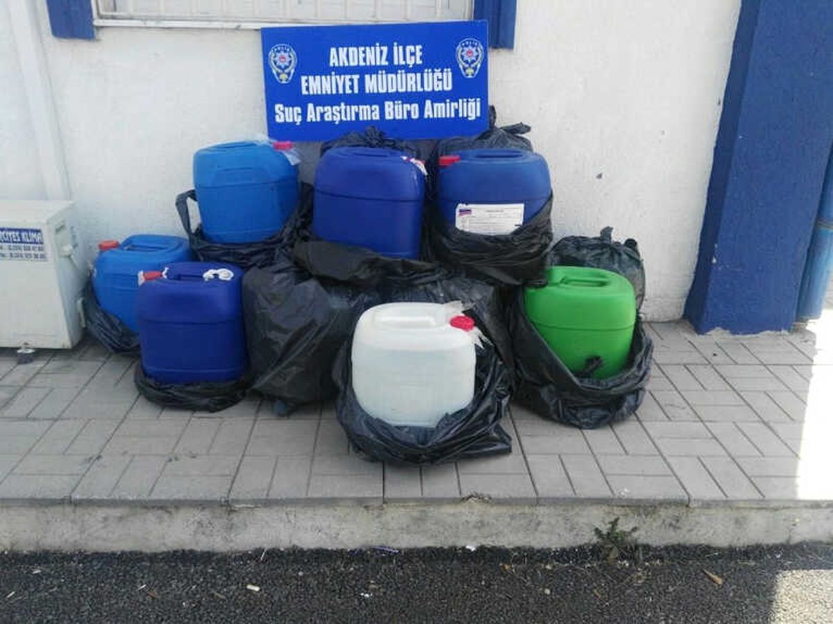 Akdeniz\'de Aranan 38 Kişi Yakalandı