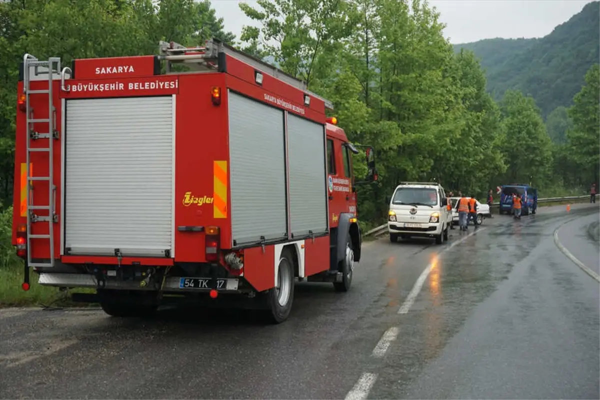 Akyazı\'da Trafik Kazası: 1 Yaralı