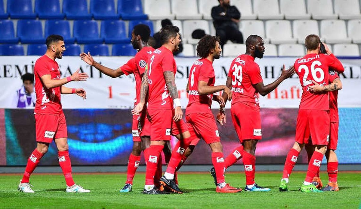 Antalyaspor\'da Charles Cezası Nedeniyle Başakşehir Maçında Yok