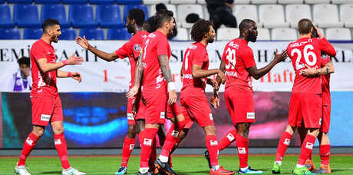 "Antalyaspor Ligde Kalmayı Garantiledi"