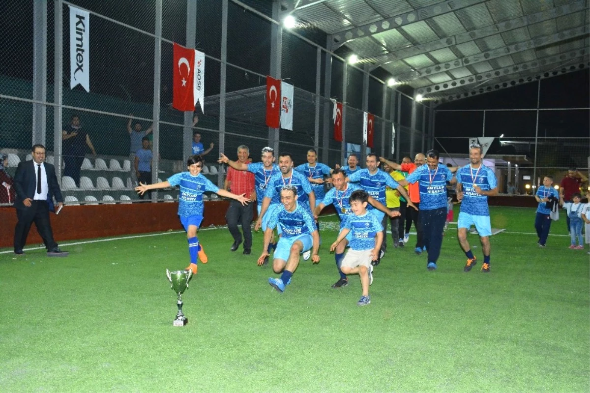 Aosb Futbol Turnuvası\'nda Kupa Sahibini Buldu