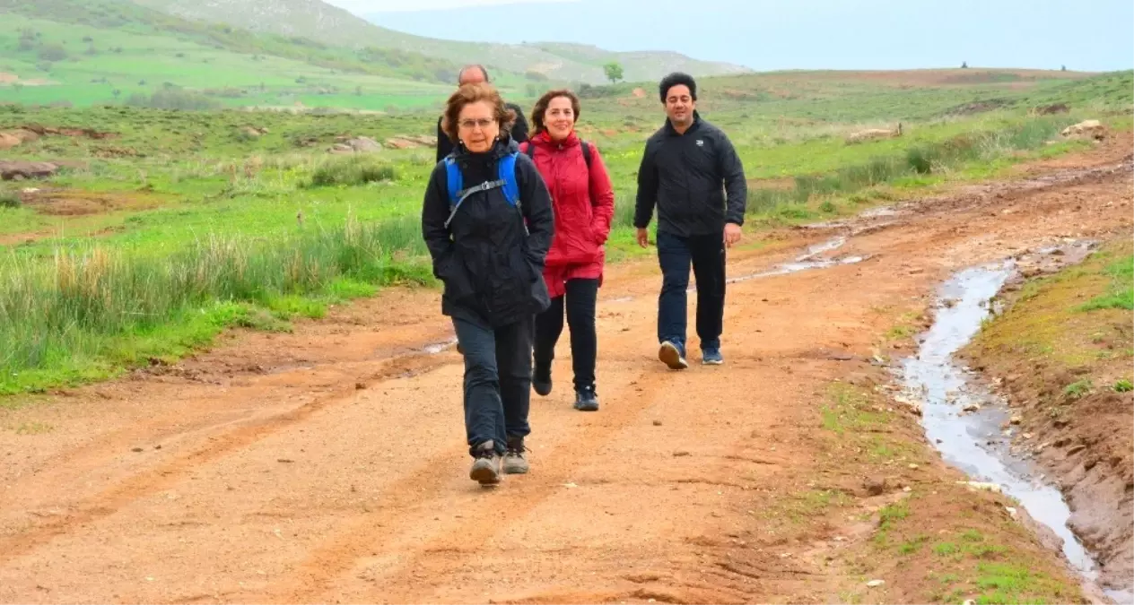 Doğa Yürüyüşüyle Bitlis\'in Doğal Güzelliklerine Dikkat Çektiler