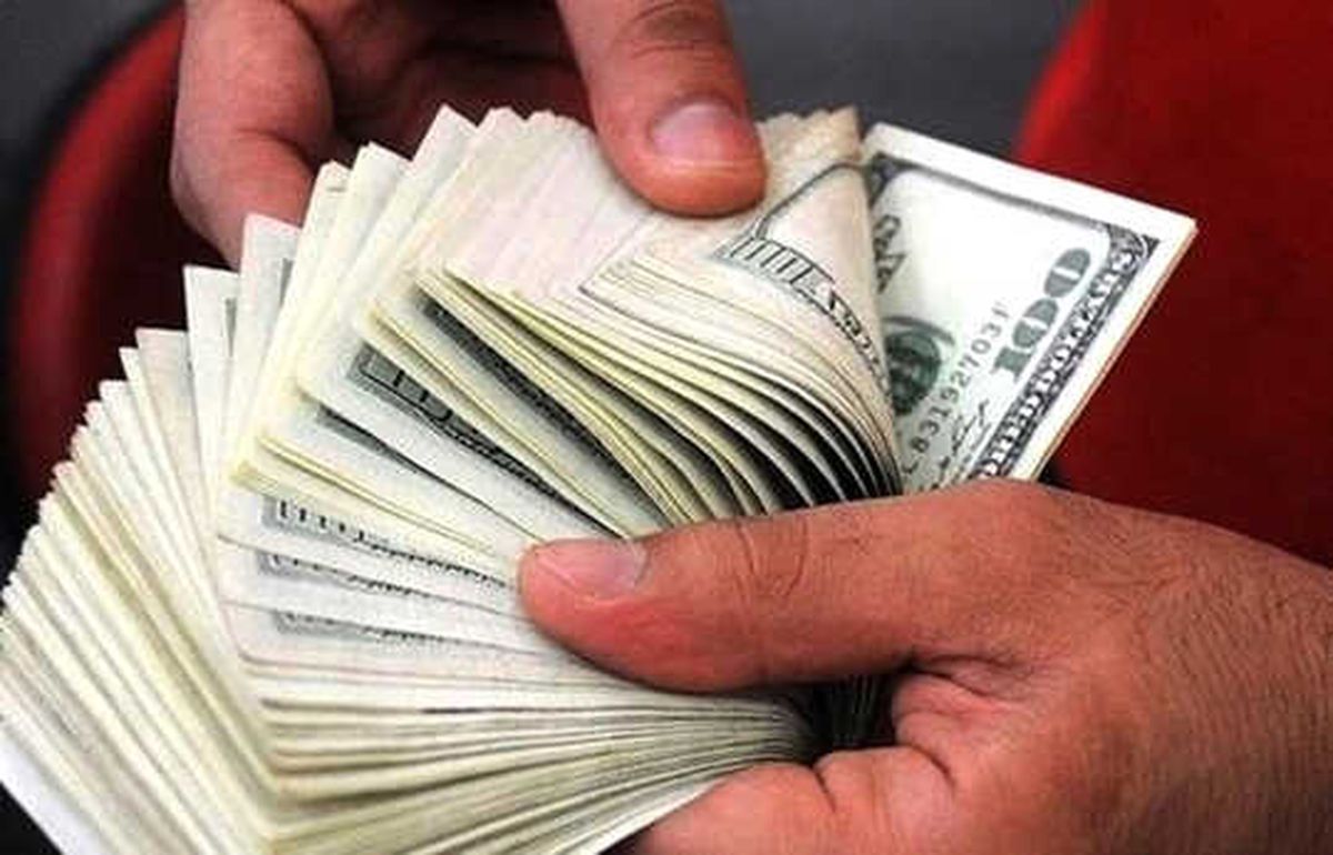 Dolar Yüksek Seyrini Koruyor