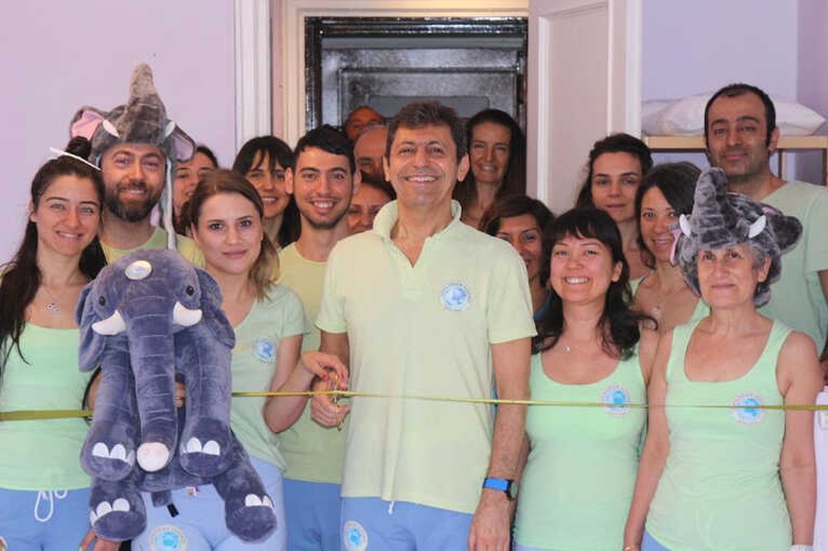 Dünya Değişim Akademisi 42. Merkezini İstanbul Çamlık\'ta Açtı!