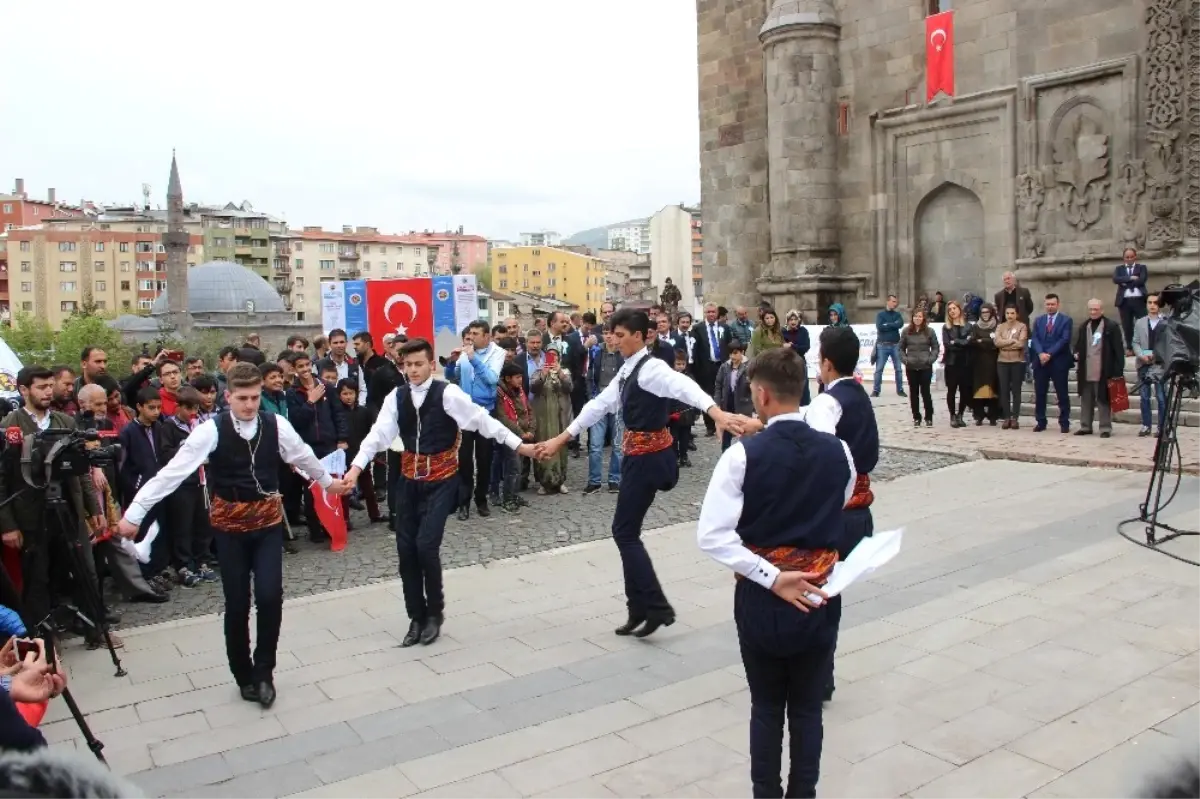 Erzurum\'da Restorasyonu Tamamlanan Çifte Minareli Medrese Yeniden Hizmete Açıldı