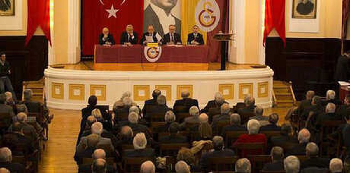 Galatasaray\'da Divan Kurulu Toplantısı Yarın Yapılacak