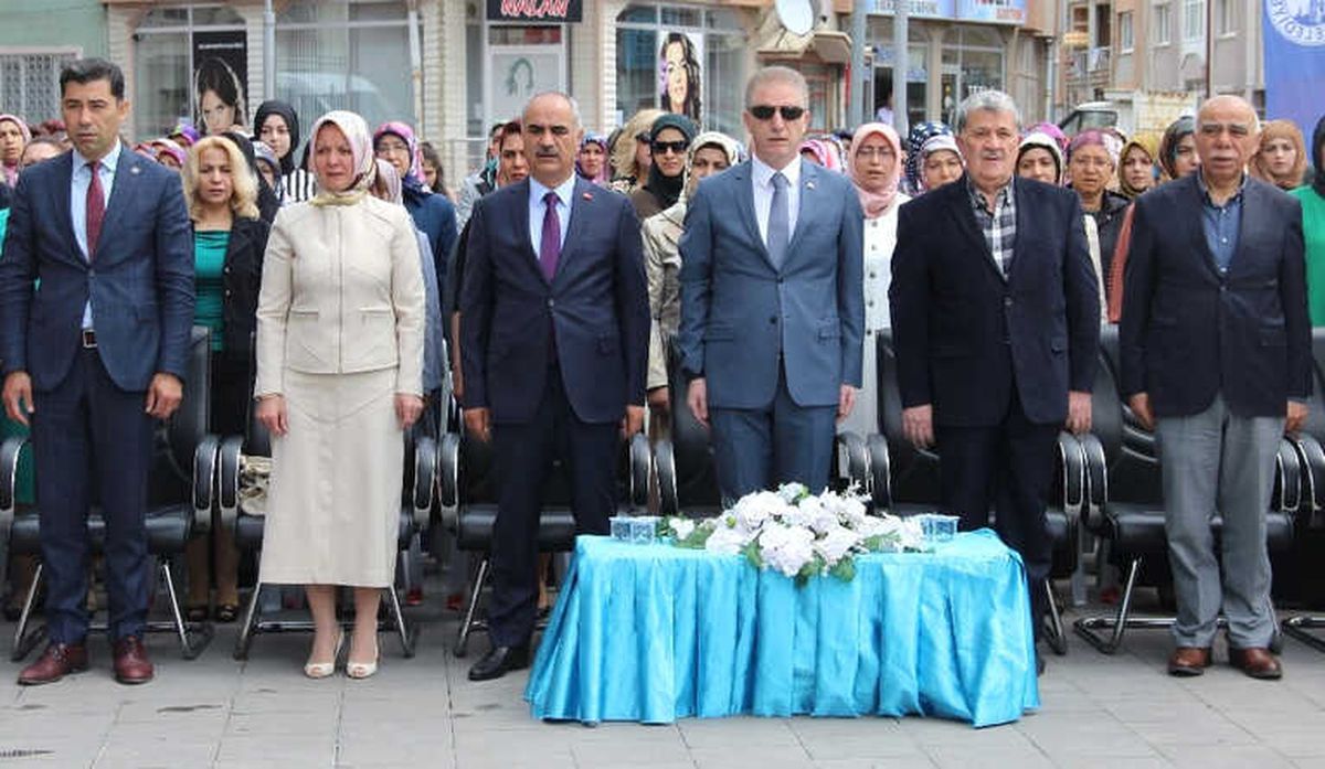 Hem\'den Yıl Sonu Sergisi