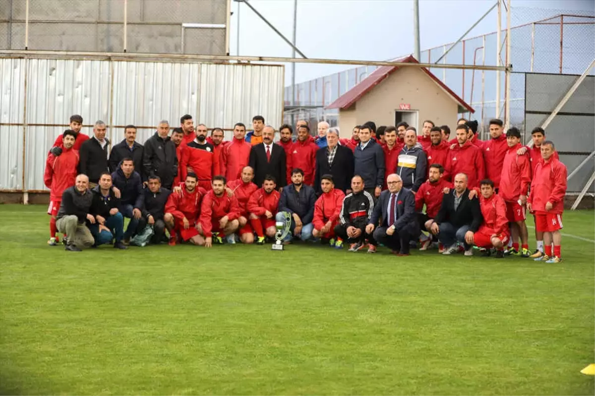 İşitme Engelli Sporculardan Sivasspor\'a Ziyaret