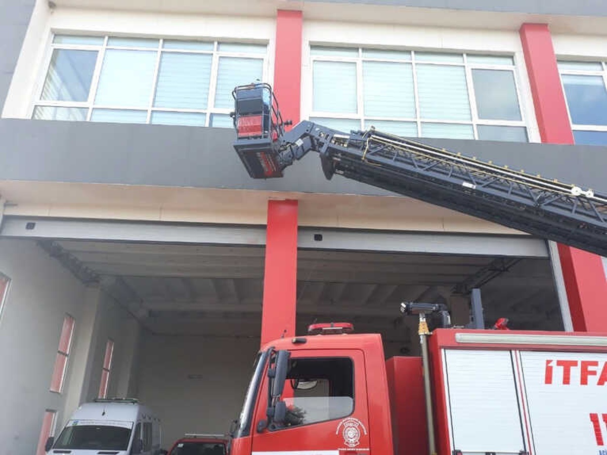 Kumru Yavrularının Yaşaması İçin Arozözün Bakımı Ertelendi