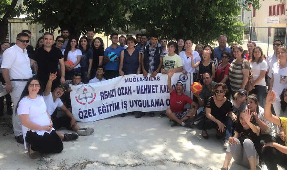 Milas\'ta CHP\'li Gençlerden \'Farkındalığa Yolculuk\' Projesi